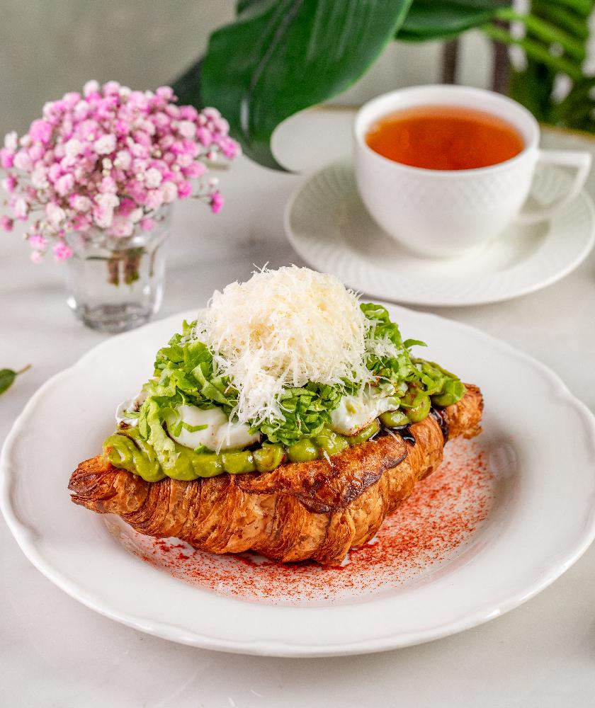 Croissant Avocado