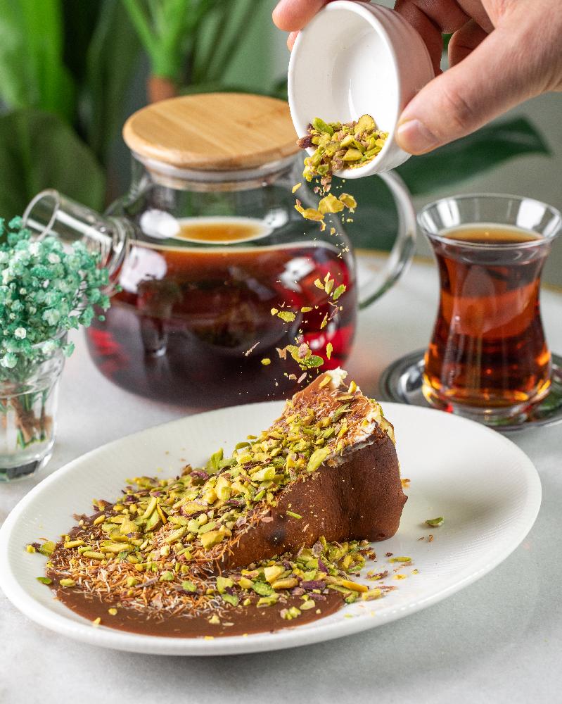 San Sebastian (Chocolate Sauce)