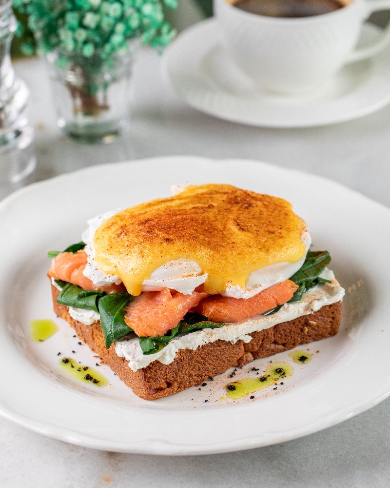 Eggs Benedict Brioche  Salmon 